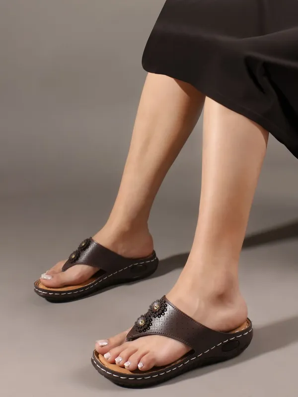 Brown_Synthetic_Leather_Flats_For_Women