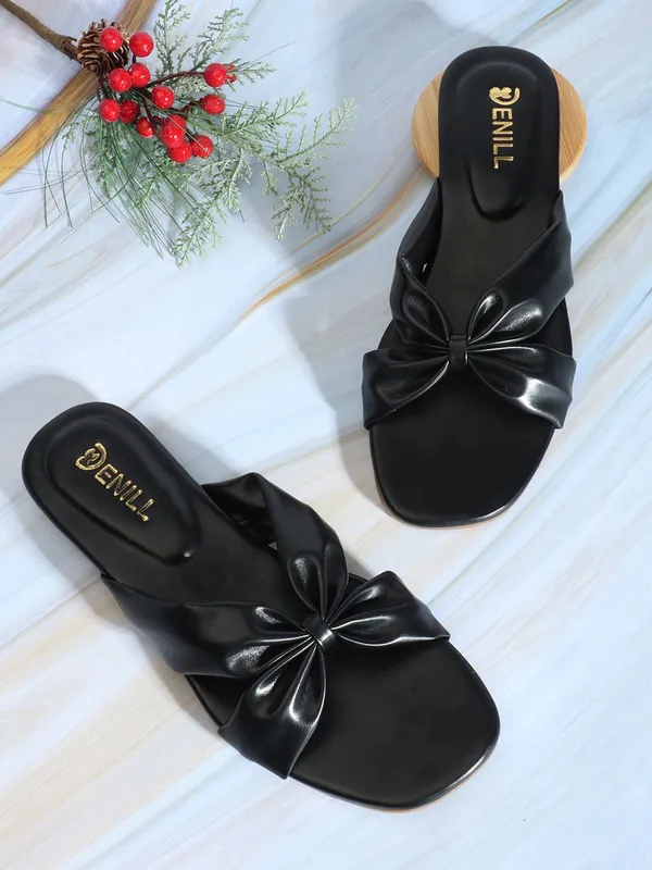 Black_Synthetic_Leather_Heels_For_Women