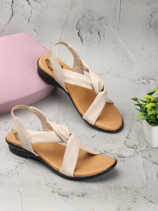 Beige_Synthetic_Leather_Flats_For_Women