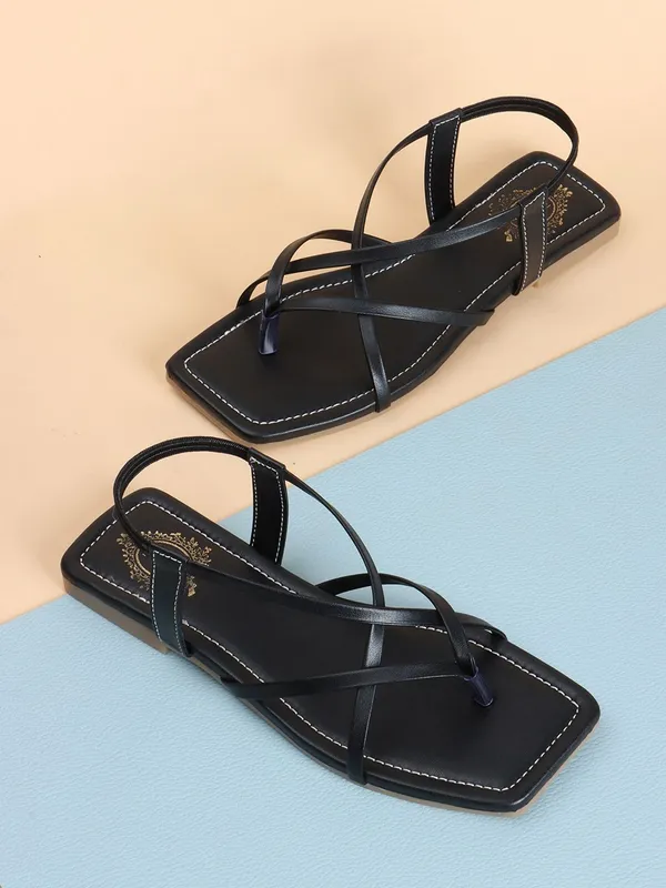 Black_Synthetic_Leather_Flats_For_Women