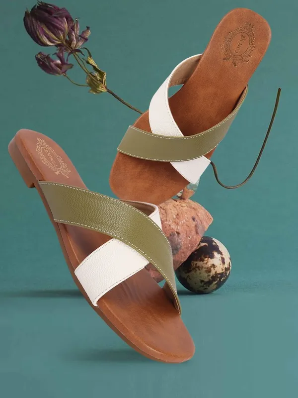 Green_Synthetic_Leather_Flats_For_Women