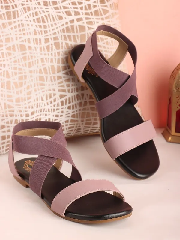 Pink_Synthetic_Leather_Flats_For_Women