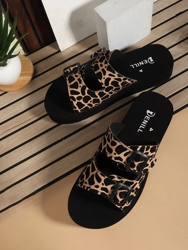 Black_And_Beige_Suede_Flats_For_Women