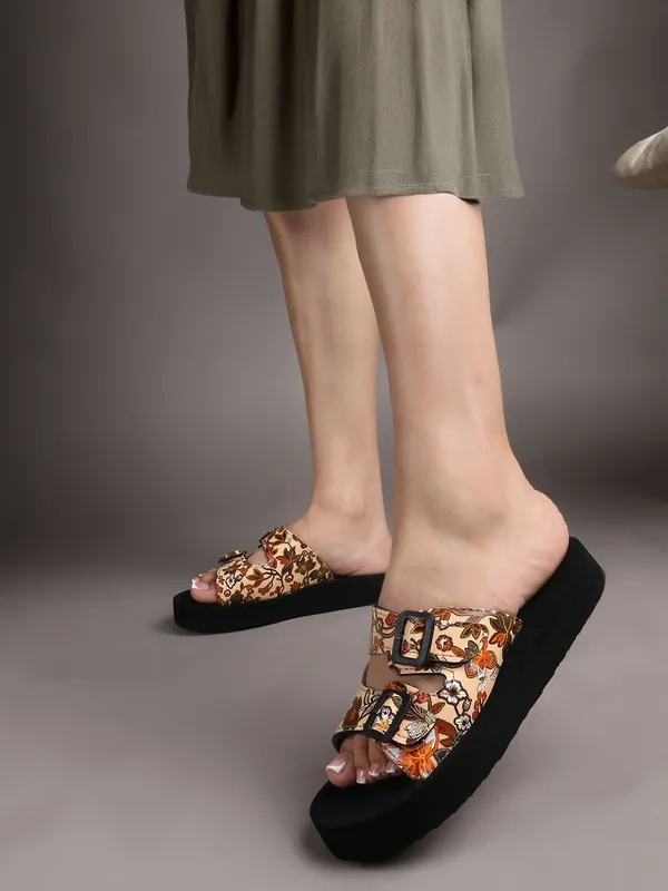 Multicolor_Suede_Flats_For_Women