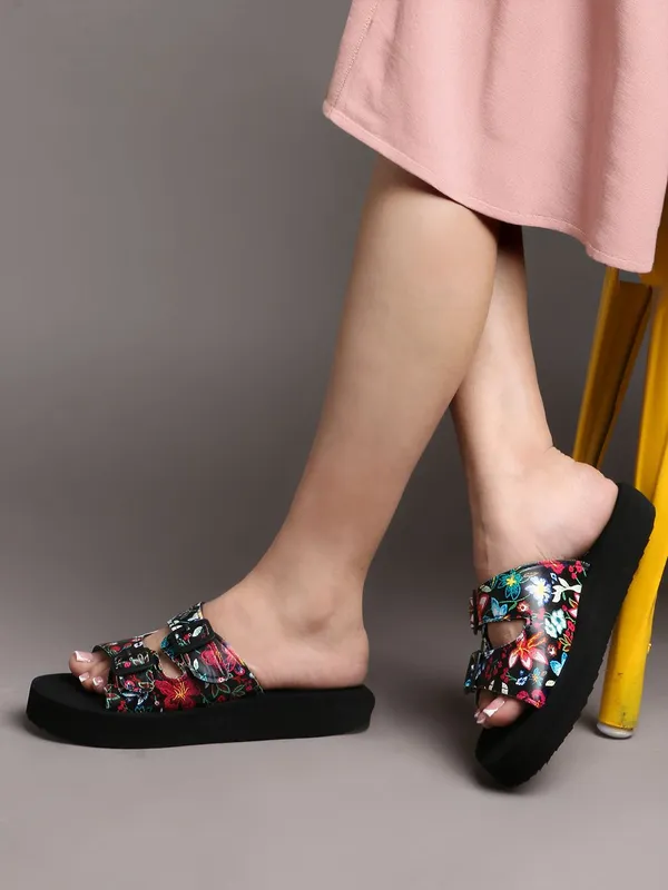 Black_Suede_Flats_For_Women