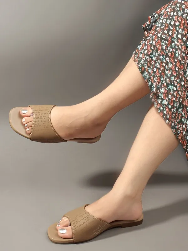 Beige_Synthetic_Flats_For_Women