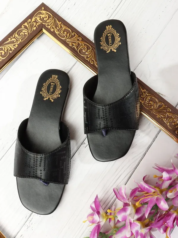 Black_Synthetic_Flats_For_Women