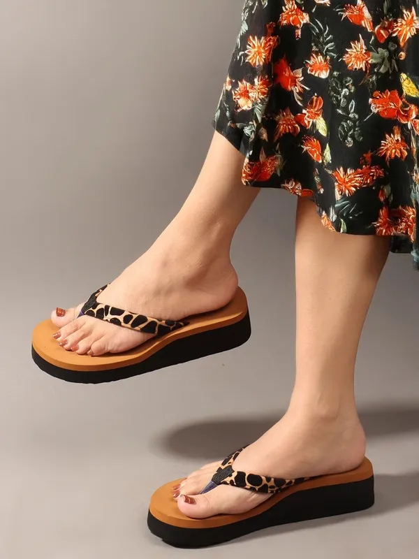 Tan_Synthetic_Leather_Flats_For_Women