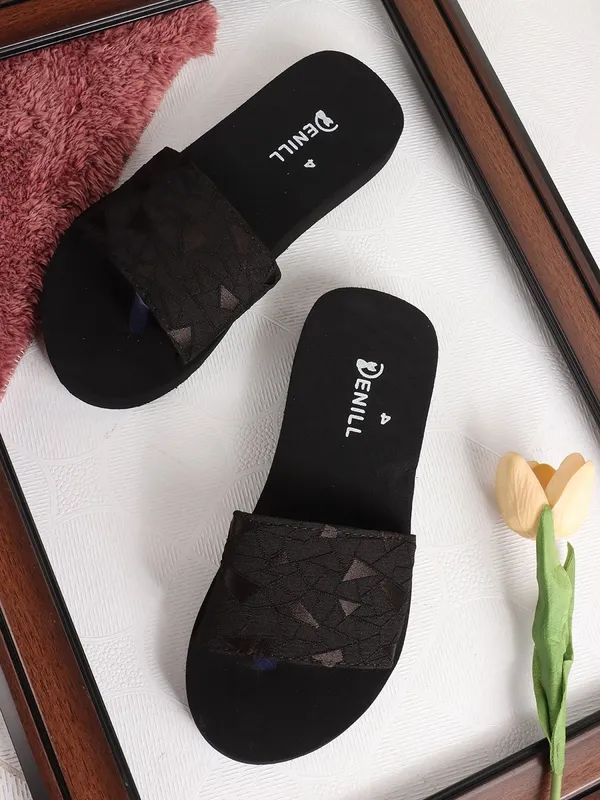 Black_Synthetic_Leather_Heels_For_Women
