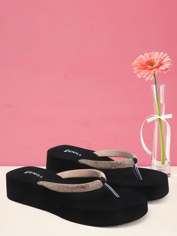 Gold_And_Black_Synthetic_Flats_For_Women