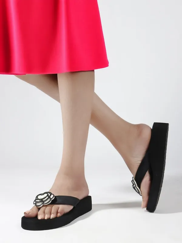 Black_Suede_Flats_For_Women