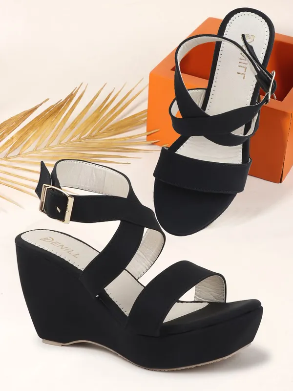 Black_Synthetic_Leather_Heels_For_Women