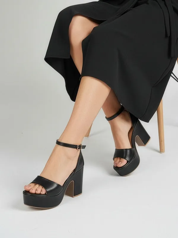 Black_Synthetic_Leather_Heels_For_Women