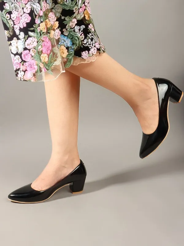Black_Patent_Leather_Heels_For_Women