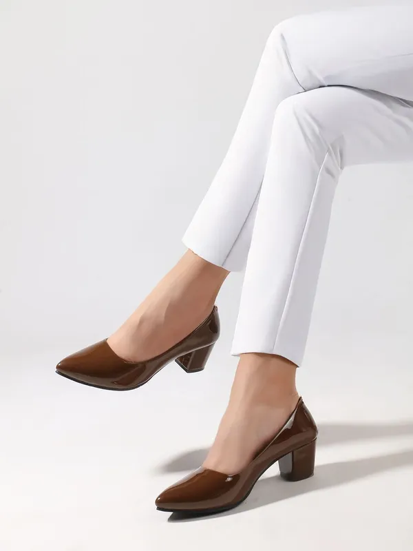 Brown_Patent_Leather_Heels_For_Women