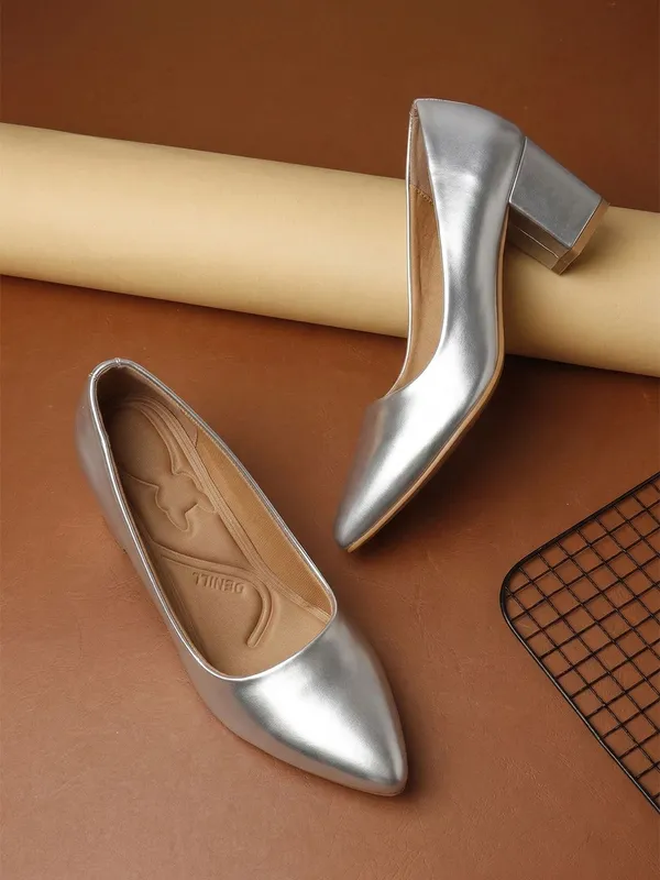 Silver_Synthetic_Leather_Heels_For_Women