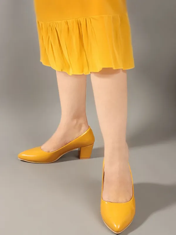 Yellow_Patent_Leather_Heels_For_Women