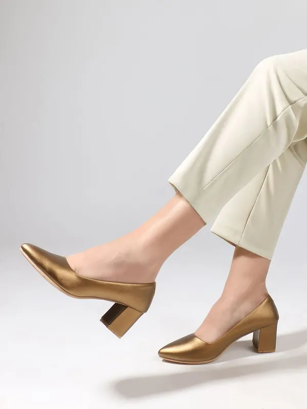 Antique_Synthetic_Leather_Heels_For_Women