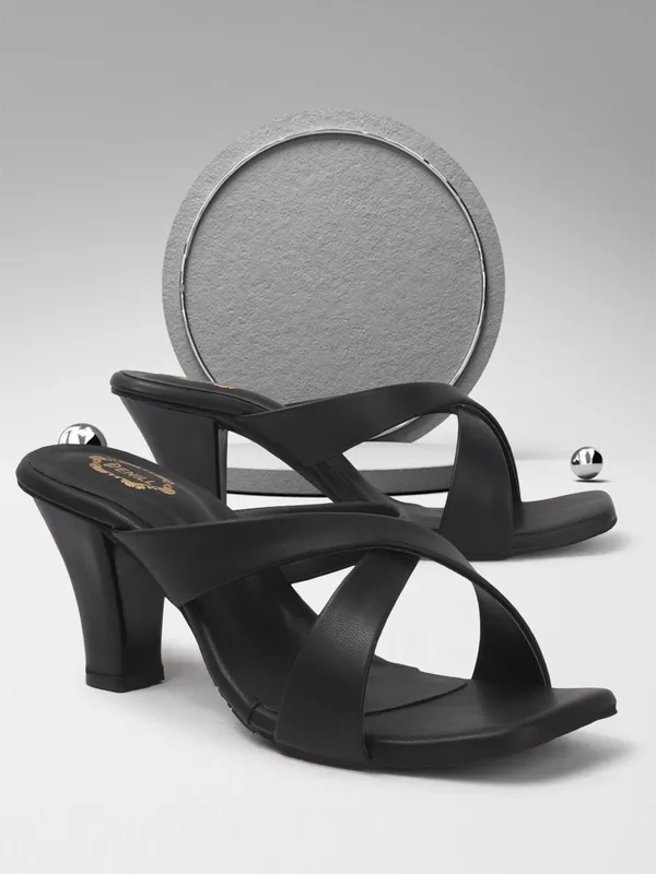 Black_Synthetic_Leather_Heels_For_Women