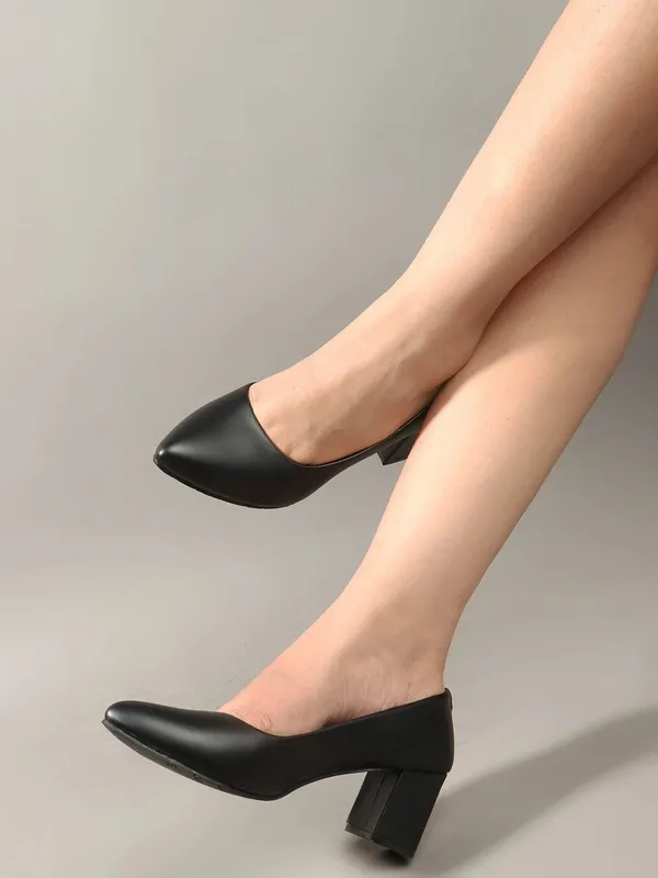 Black_Synthetic_Leather_Heels_For_Women