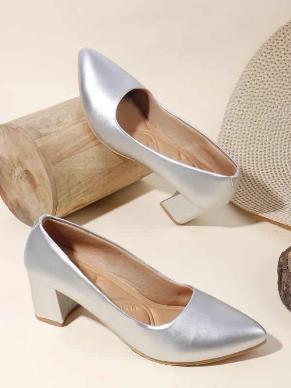 Silver_Synthetic_Leather_Heels_For_Women