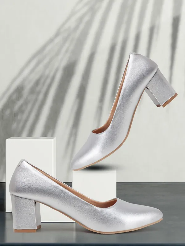 Silver_Synthetic_Leather_Heels_For_Women