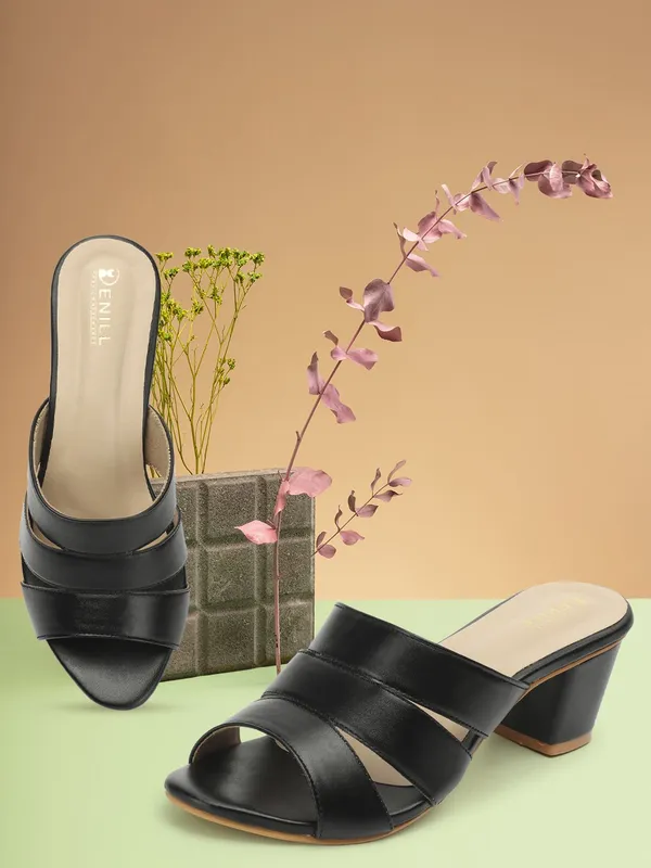 Black_Synthetic_Leather_Heels_For_Women