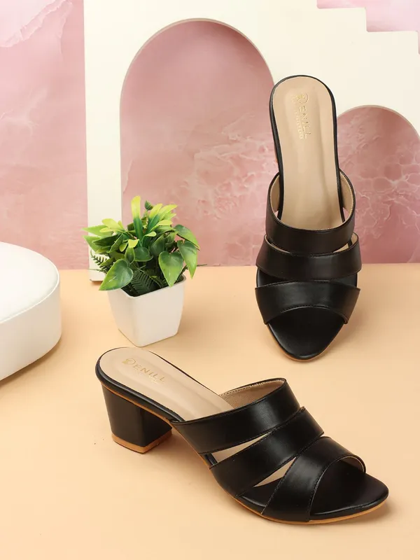 Black_Synthetic_Leather_Heels_For_Women