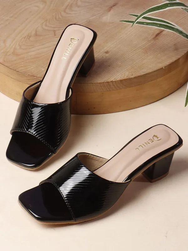 Black_Synthetic_Leather_Heels_For_Women