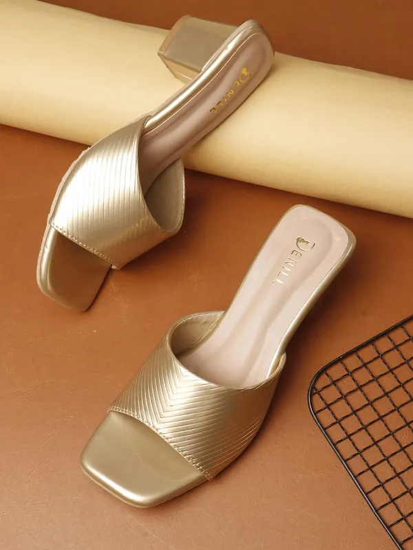 Gold_Synthetic_Leather_Heels_For_Women