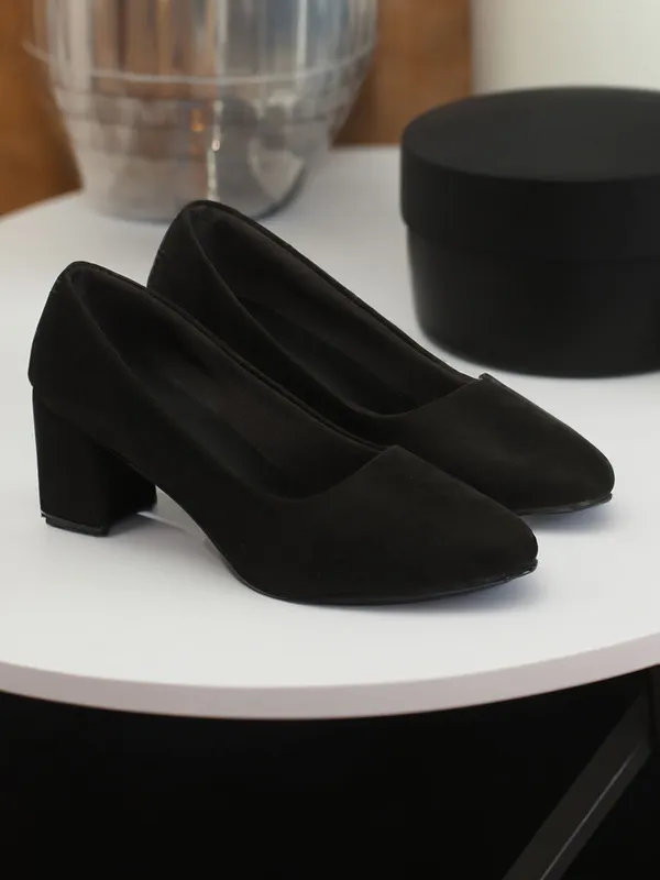 Black_Suede_Heels_For_Women