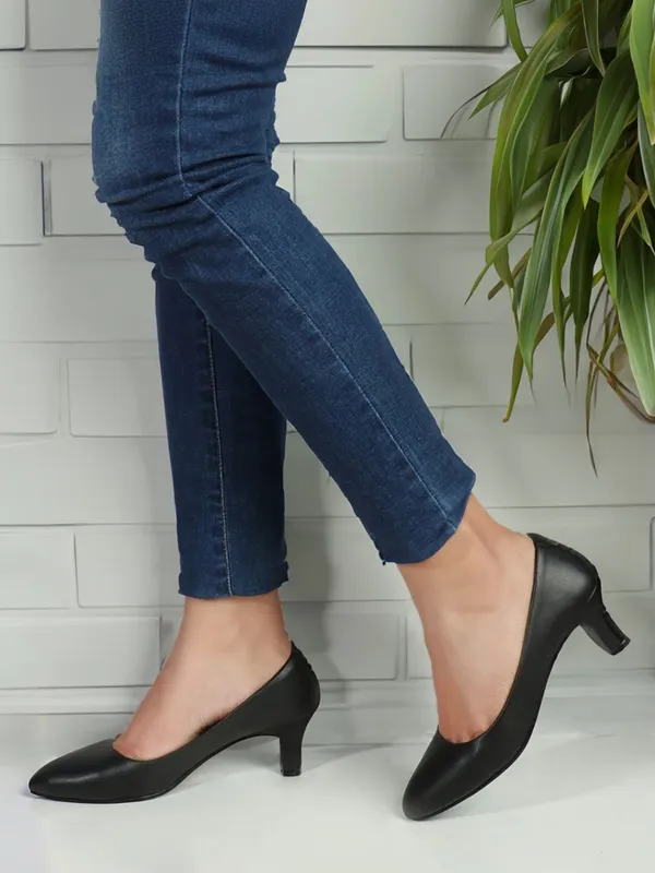 Black_Synthetic_Leather_Heels_For_Women