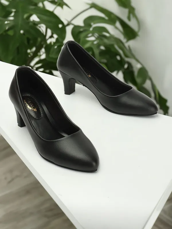Black_Synthetic_Leather_Heels_For_Women