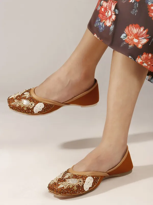 Beige_Synthetic_Leather_Bellies_For_Women