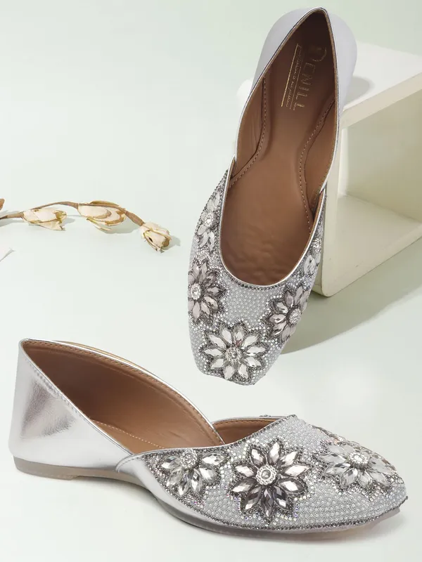 Silver_Synthetic_Leather_Bellies_For_Women