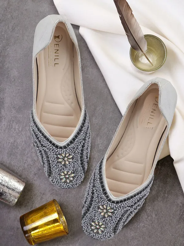 Silver_Synthetic_Leather_Bellies_For_Women