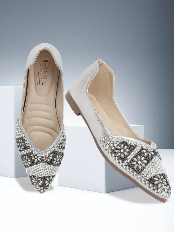 Silver_Synthetic_Leather_Party_Slip_On_Bellies_For_Women