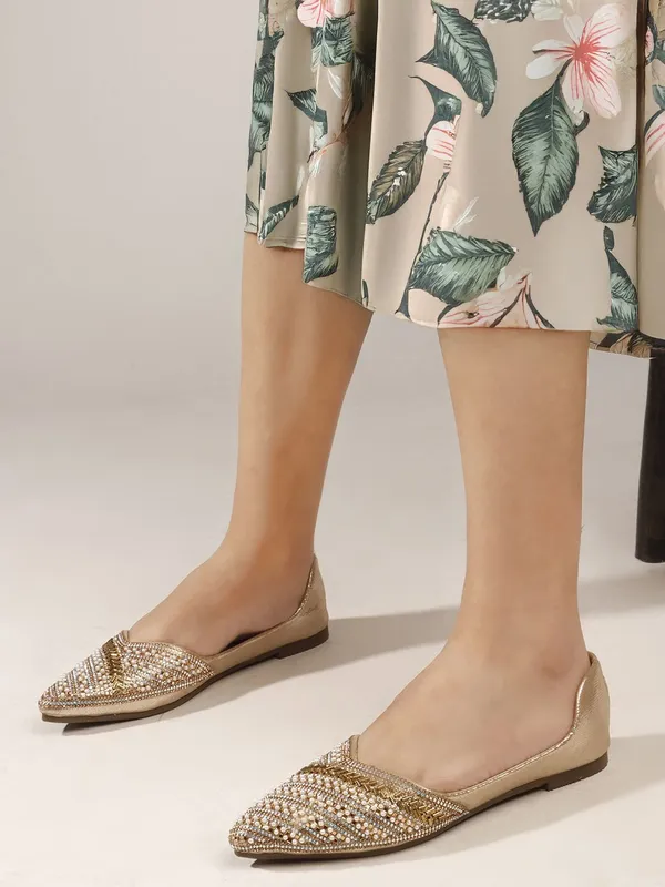 Gold_Synthetic_Leather_Party_Slip_On_Bellies_For_Women