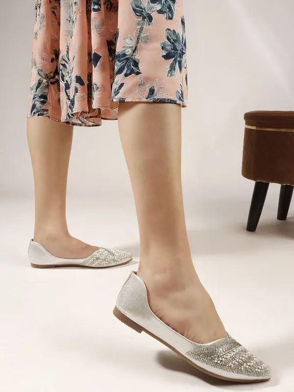 Silver_Synthetic_Leather_Bellies_For_Women
