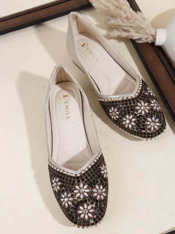Gold_Synthetic_Leather_Bellies_For_Women