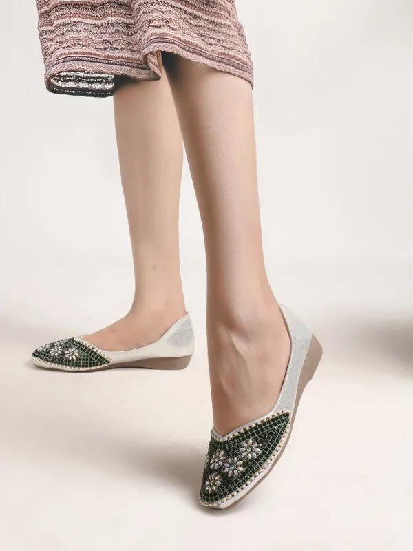 Silver_Synthetic_Leather_Bellies_For_Women