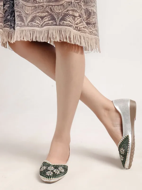Silver_Synthetic_Leather_Bellies_For_Women