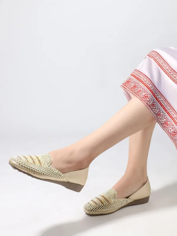 Gold_Synthetic_Leather_Bellies_For_Women