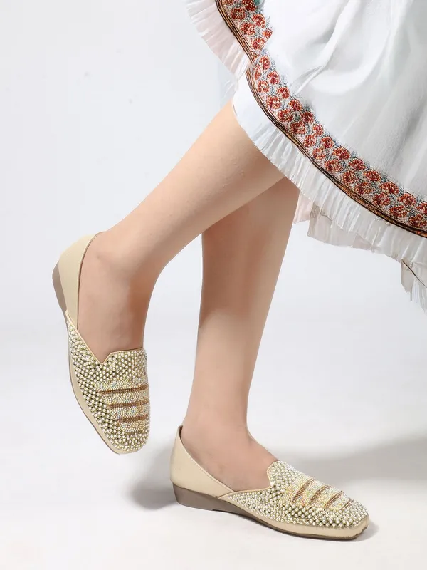 Gold_Synthetic_Leather_Party_Slip_On_Bellies_For_Women