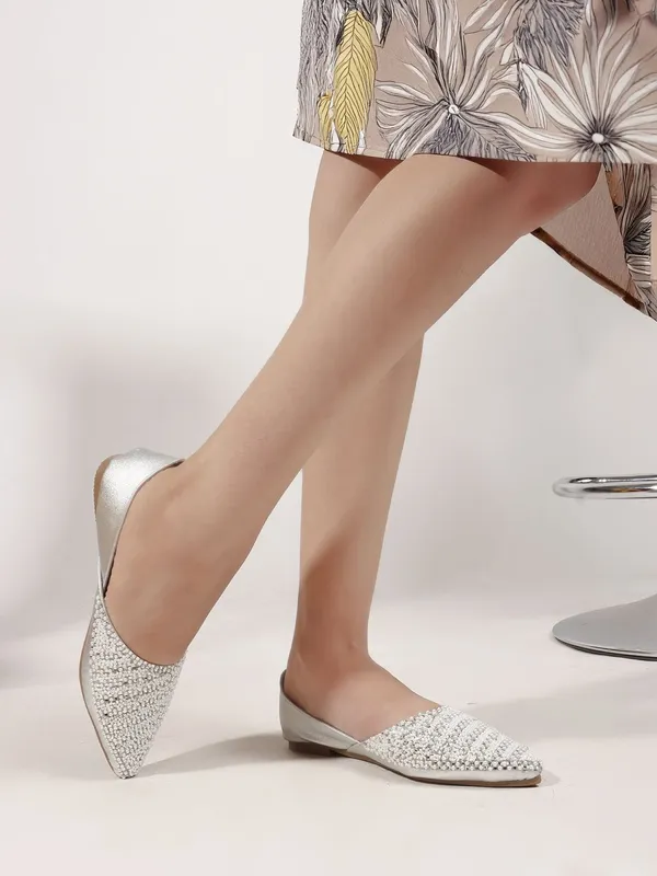 Silver_Synthetic_Leather_Party_Slip_On_Bellies_For_Women