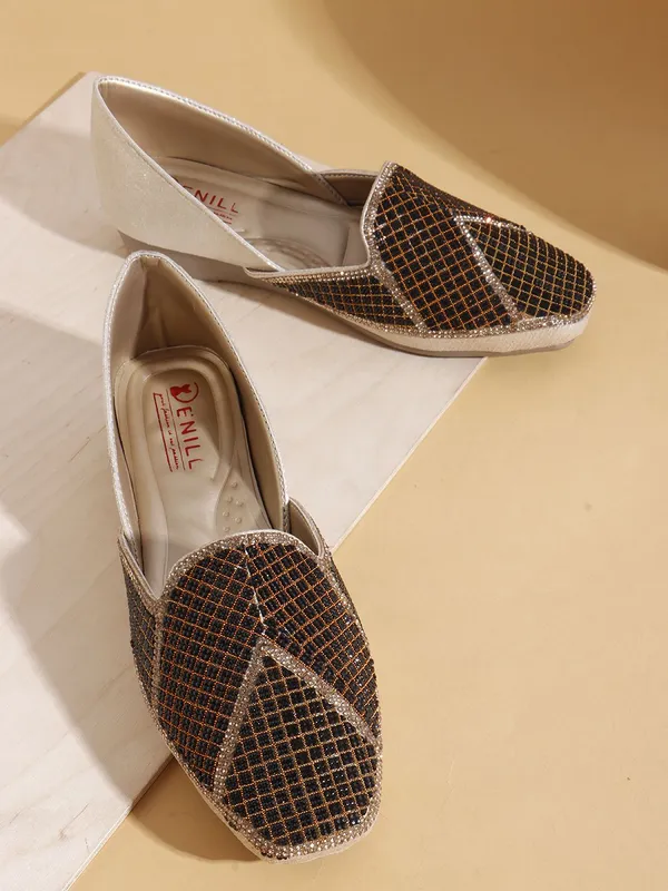 Gold_And_Black_Synthetic_Leather_Bellies_For_Women