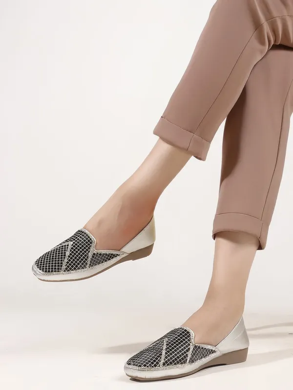 Silver_Synthetic_Leather_Party_Slip_On_Bellies_For_Women