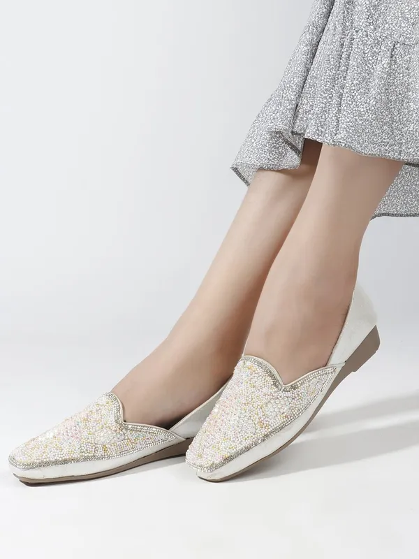 Silver_Synthetic_Leather_Bellies_For_Women