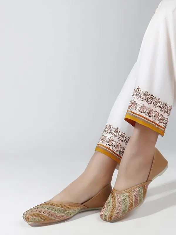 Beige_Synthetic_Leather_Wedding_Slip_On_Bellies_For_Women