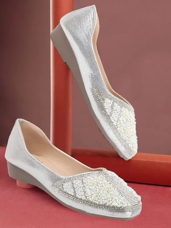 Silver_Synthetic_Leather_Bellies_For_Women